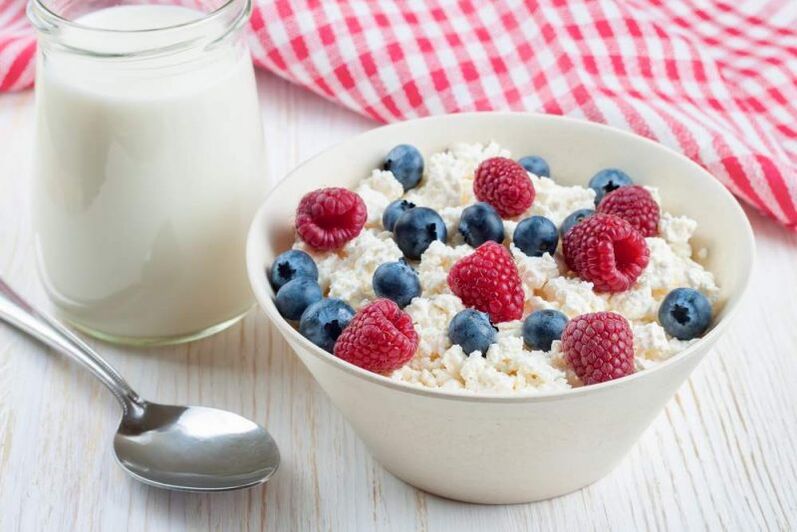 cheese with berries for weight loss